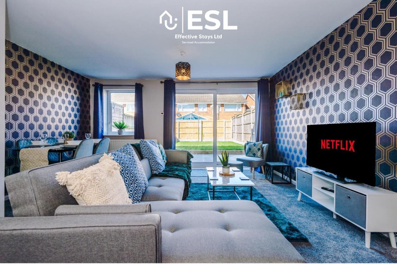 3 Bedroom House With Garden And Driveway Parking - Less Than 10 Mins From Chester City Centre 외부 사진