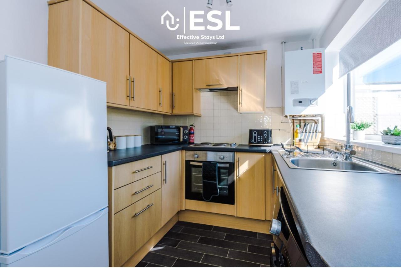3 Bedroom House With Garden And Driveway Parking - Less Than 10 Mins From Chester City Centre 외부 사진