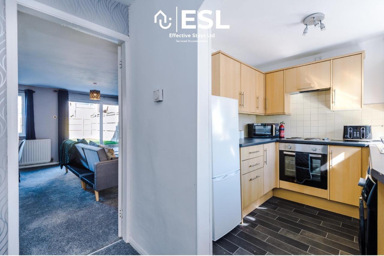 3 Bedroom House With Garden And Driveway Parking - Less Than 10 Mins From Chester City Centre 외부 사진