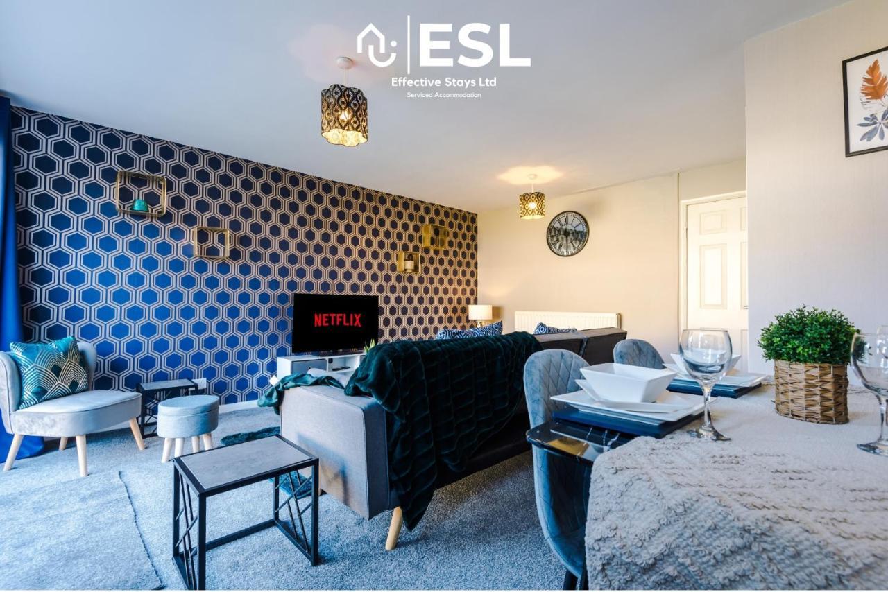 3 Bedroom House With Garden And Driveway Parking - Less Than 10 Mins From Chester City Centre 외부 사진