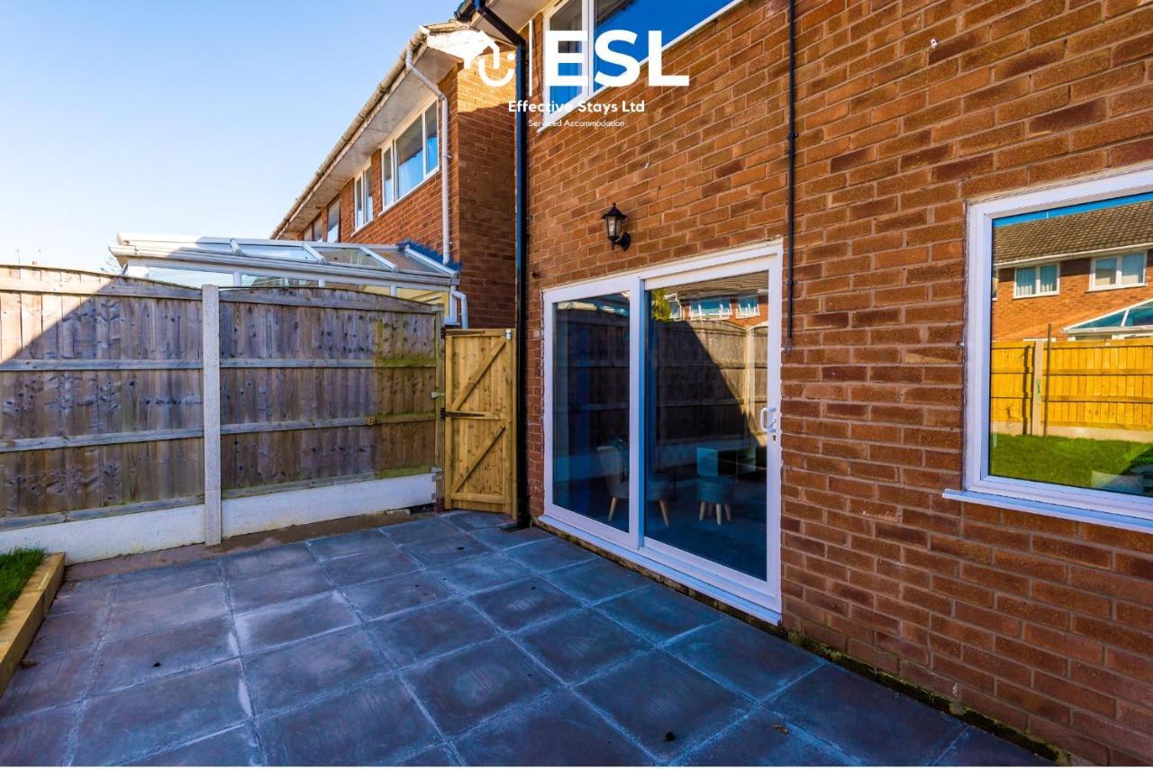 3 Bedroom House With Garden And Driveway Parking - Less Than 10 Mins From Chester City Centre 외부 사진