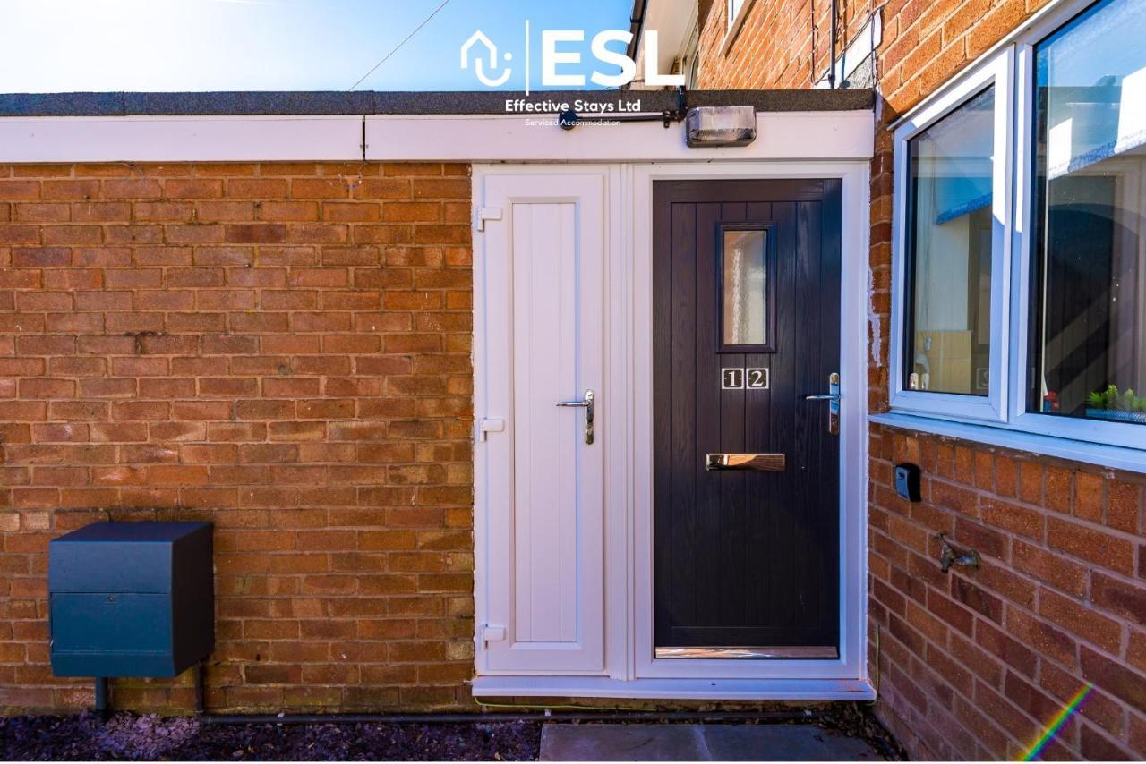 3 Bedroom House With Garden And Driveway Parking - Less Than 10 Mins From Chester City Centre 외부 사진