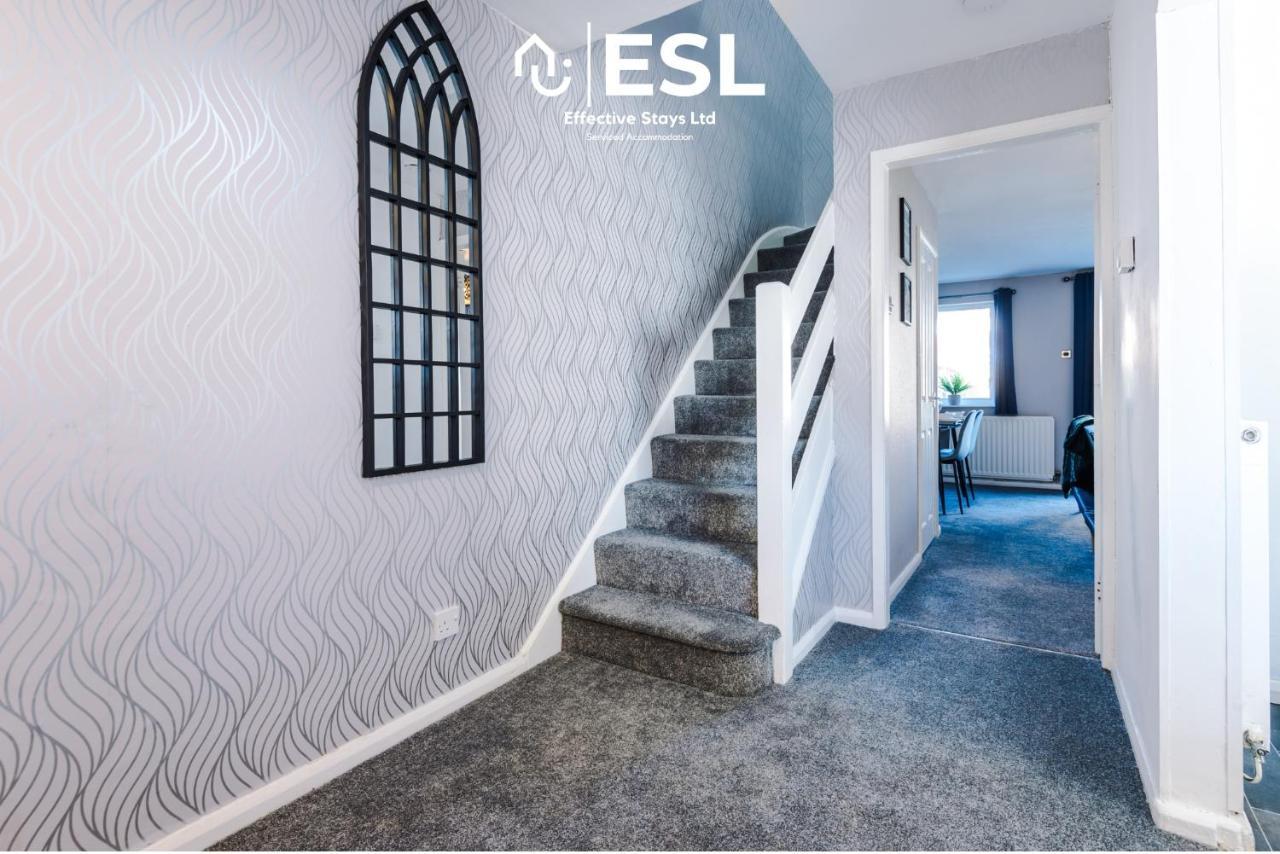 3 Bedroom House With Garden And Driveway Parking - Less Than 10 Mins From Chester City Centre 외부 사진
